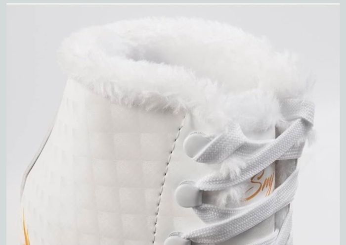 Brand New Women's Figure Ice Skates Size EU 41 / UK 7.5 Warm Faux Fur Lining (NIB)