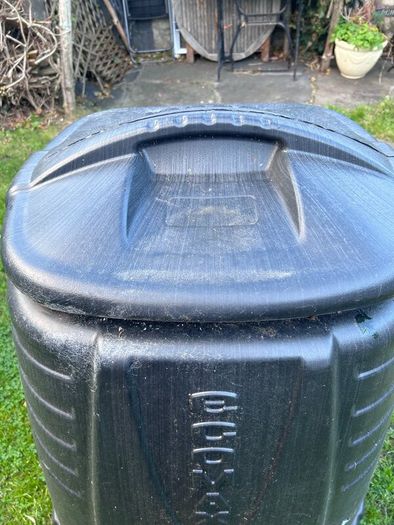 Compost bin