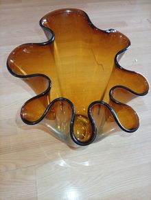 Glass vase
