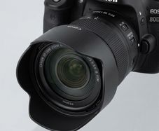 Canon EFS 18-135 Lens Hood