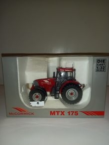 McCormick MTX 175 1.32 scale toy model