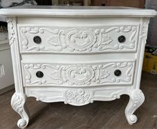 Louis XV / French Provincial Style Bedroom Drawer Chest