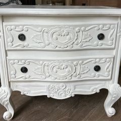 Louis XV / French Provincial Style Bedroom Drawer Chest