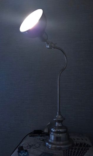Metal table lamp