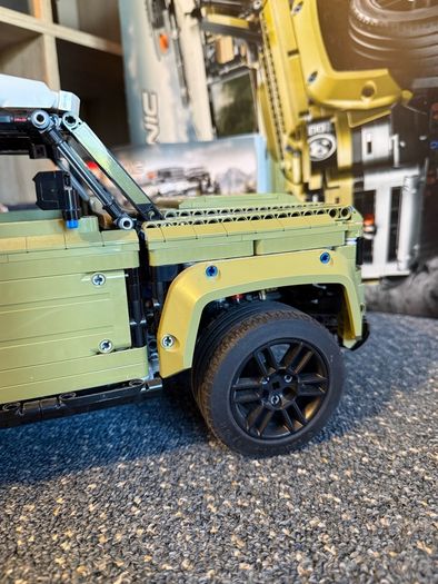 Lego Technic Land Rover Defender 42110 - Box and Manual included