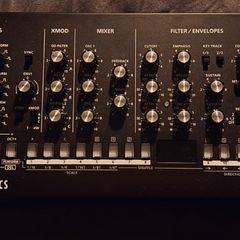 Roland SE-02 Analog Synthesiser