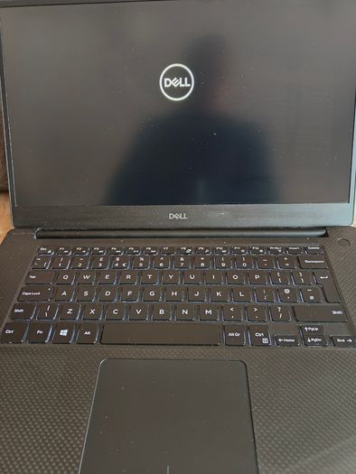 XPS 15  7590, i5-9300H,16gb DDR4, 512gb NVMe, battery over 6 hours, good condition, original charger