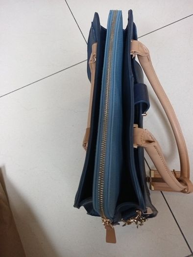 Manatary Large  Navy Handbag.   New - No Tag.