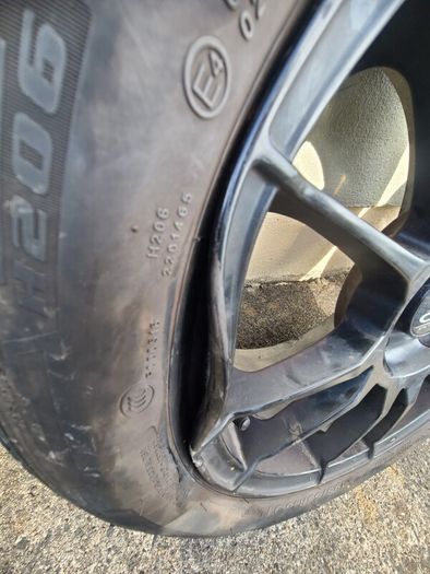 Oz Racing Alloy Wheels READ AD.