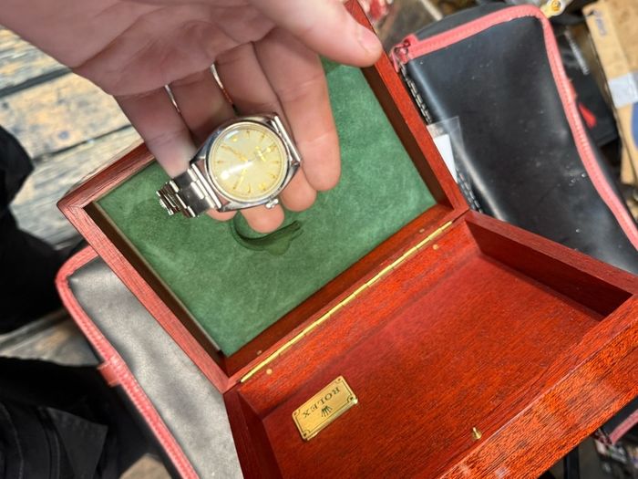 Rolex oyster 6085?