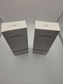 2 x 100ml of women's perfume (Esscence Vault)