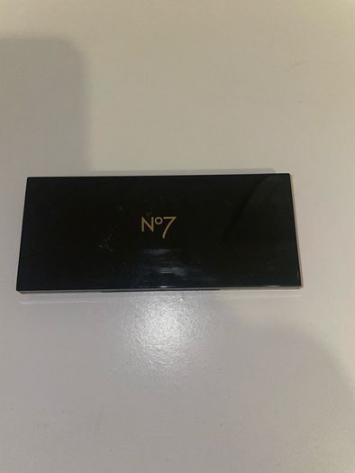 No7 eyeshadow palette