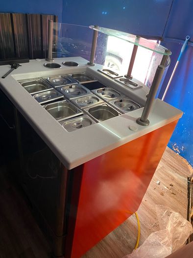 Ice cream toppings unit