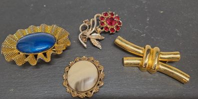 4 Brooches for a tenner