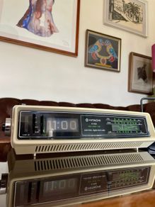 Vintage Rare Hitachi KC 550E Hitachi FM AM Solid State Digital Flip Clock Radio Alarm 1970s