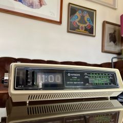Vintage Rare Hitachi KC 550E Hitachi FM AM Solid State Digital Flip Clock Radio Alarm 1970s
