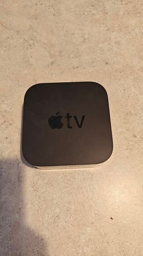 Apple TV HD 32GB (A1625) + Siri Remote (A2540)