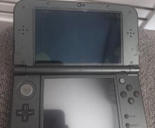 Nintendo New 3DS XL LCD damage, No charger, Works fine otherwise
