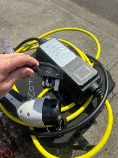 Type 2 car charger. 3 pin plug