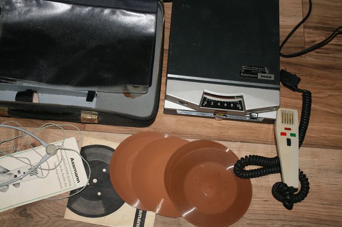 Antique Assmann 2000 - the Dictation Machine with Re-recordable Magnetic Records