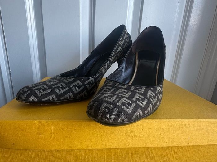 Fendi shoes - sz 39