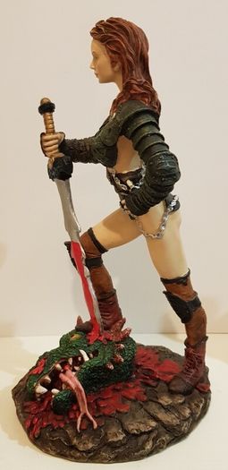 Dungeons & Dragons style large figurines X3