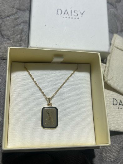 DAISY LONDON Palm Leaf Enamel Necklace 18ct Gold Plate BRAND NEW