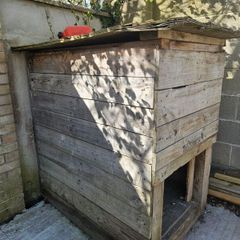 dog kennel