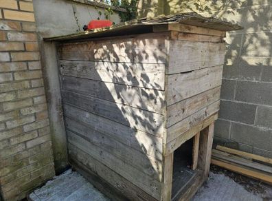 dog kennel