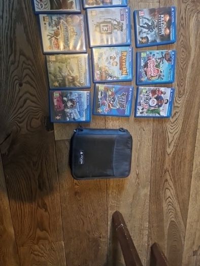 Lot of 12 psvita games + soft case