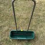 Lawn seed spreader Image 3