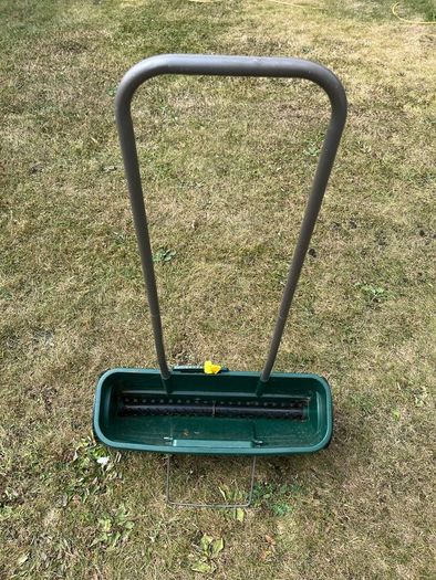 Lawn seed spreader