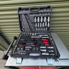 231 Piece Socket Set - 1/4 , 3/8 & 1/2 Drive