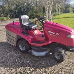 Honda ride-on lawnmower HF2417K4 (2017)