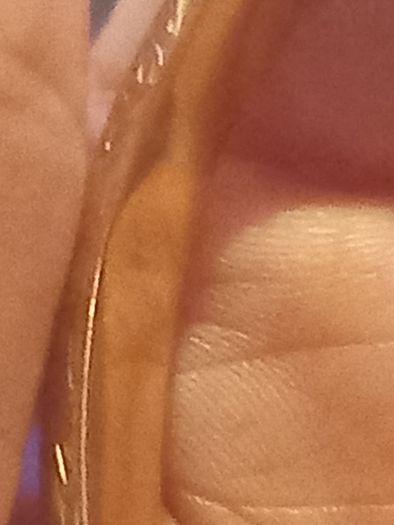 9ct  gold bangle