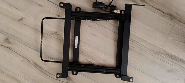 Toyota MR2 Roadster /MRS ZZW30 lower seat rail