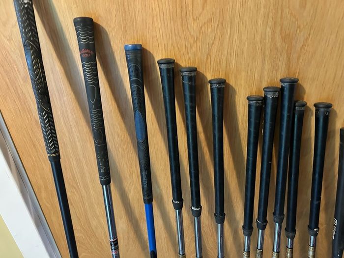 Full beginner golf set Titleist and Wilson with bag and golf balls