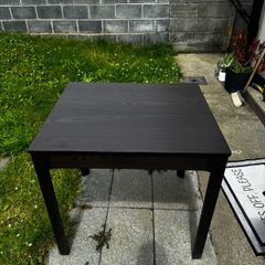 Extendable Dining Table with 2 Chairs