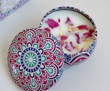 Boho Style Scented Candle with Flower Petals - ideal for meditation, altars and home spa & relaxing baths
