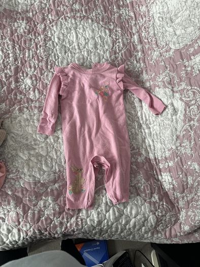 Baby girl wardrobe outfits 0-3 m snow onesies babygrows vests tops dresses hats blankie