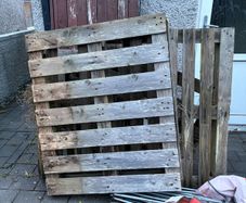 4 x large pallets