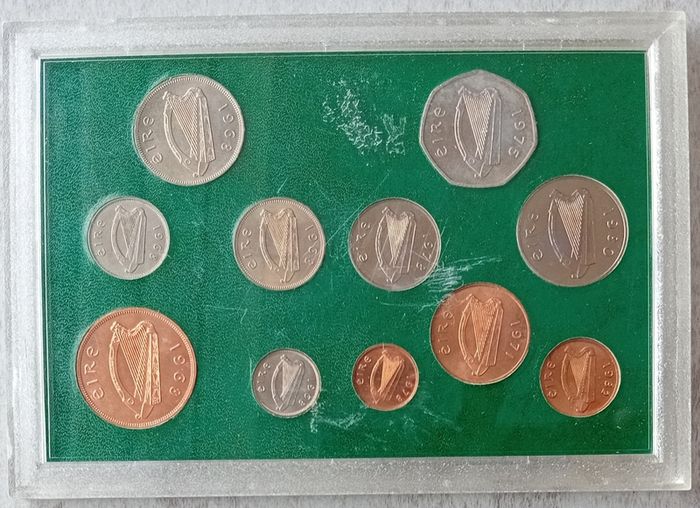 Ireland The Complete Decimal Issue & The last Pound Shilling & Pence coin set