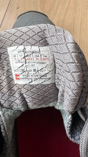 North Face low-cut hiking shoe GoreTex