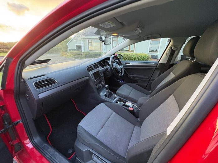 2015 Volkswagen Golf 1.6 TDI - Pretoria Alloys