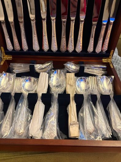 Newbridge Silverware 6 place cutlery set