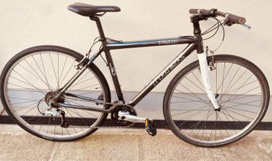 Trek Multitrack 7210 Hybrid Bike  Large 250