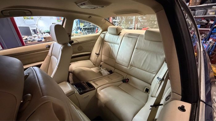 2007 bmw 325i interior