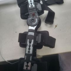 Xdom xrom pysio knee brace