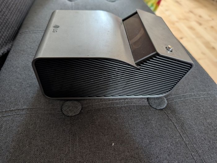 LG 3D DLP Projector - PH450 - Ultra short throw