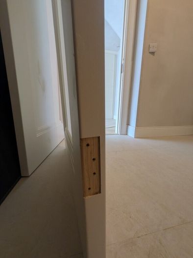 Bargain! Door: White Primed Carrick 1P With Frosted Glass